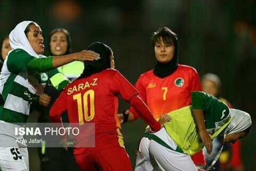 درگیری در فوتبال زنان (+عکس)